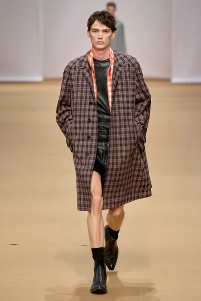 Look 37